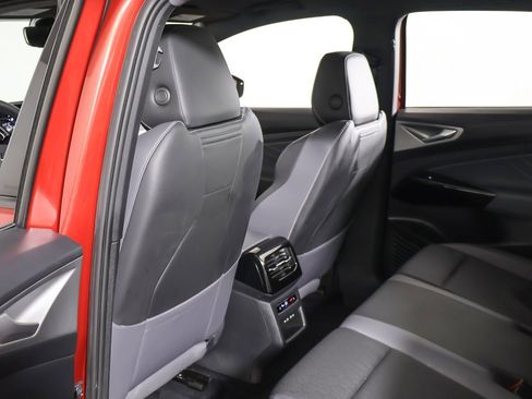 Used 2023 Volkswagen ID.4 Pro S Plus image 30