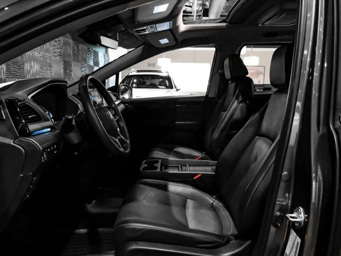 Used 2023 Honda Odyssey Touring image 4