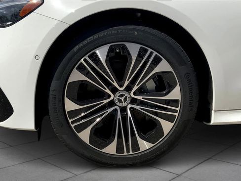 Used 2025 Mercedes-Benz E 350 Sedan image 18