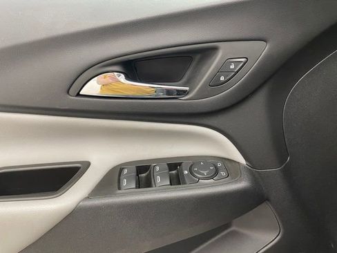Used 2023 Chevrolet Equinox LS AWD/4WD image 9