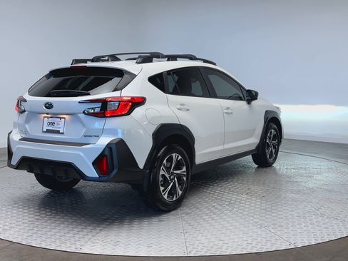 Used 2025 Subaru Crosstrek 2.0i Premium image 8