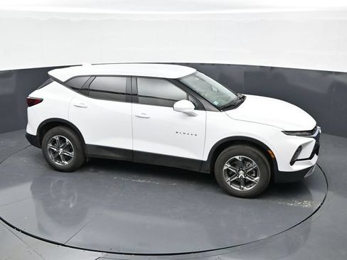 Used 2025 Chevrolet Blazer LT FWD image 26