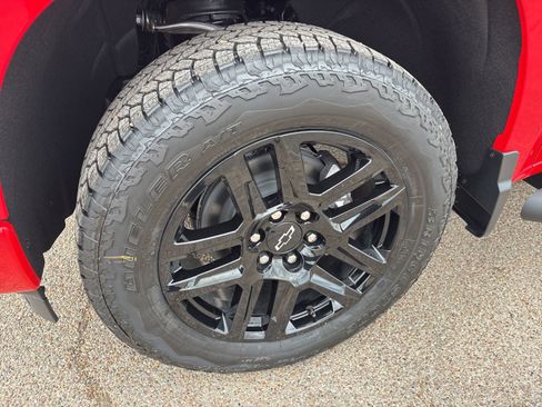 New 2026 Chevrolet Silverado 1500 Custom w/ Turbomax Blackout Package RWD image 31