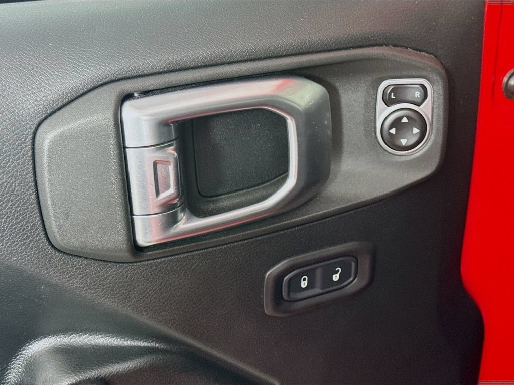 Used 2018 Jeep Wrangler Unlimited Sport S AWD/4WD image 18