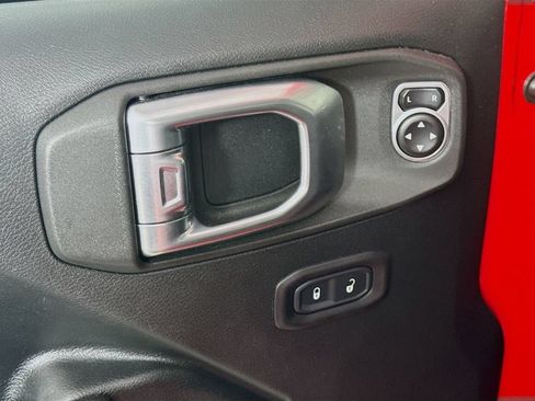 Used 2018 Jeep Wrangler Unlimited Sport S AWD/4WD image 18