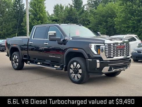 Used 2024 GMC Sierra 2500 Denali w/ Technology Package AWD/4WD image 3