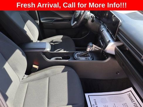 Used 2025 Hyundai Kona SEL image 12