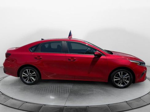 Used 2024 Kia Forte LXS w/ LXS Technology Package FWD image 2