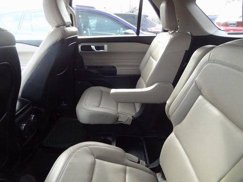 Certified 2020 Ford Explorer XLT w/ Equipment Group 202A image 7