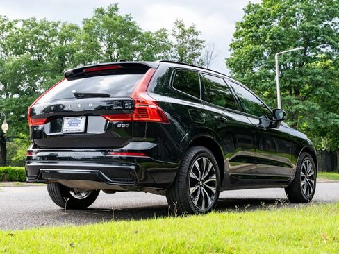 Used 2024 Volvo XC60 B5 Plus AWD/4WD image 5