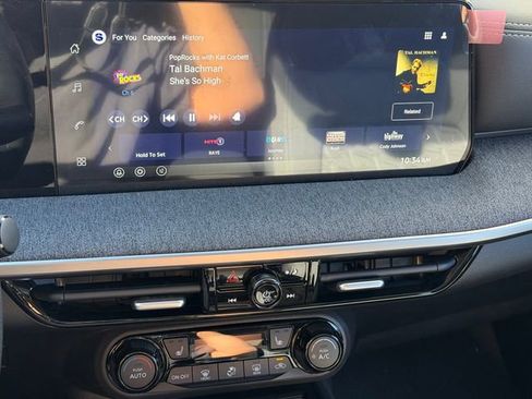 New 2026 Nissan Kicks SV w/ SV Premium Package FWD image 19