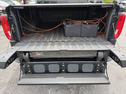 Used 2019 GMC Sierra 1500 Denali w/ Denali Ultimate Package AWD/4WD image 9