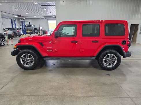 Used 2018 Jeep Wrangler Unlimited Sahara w/ Cold Weather Group AWD/4WD image 5