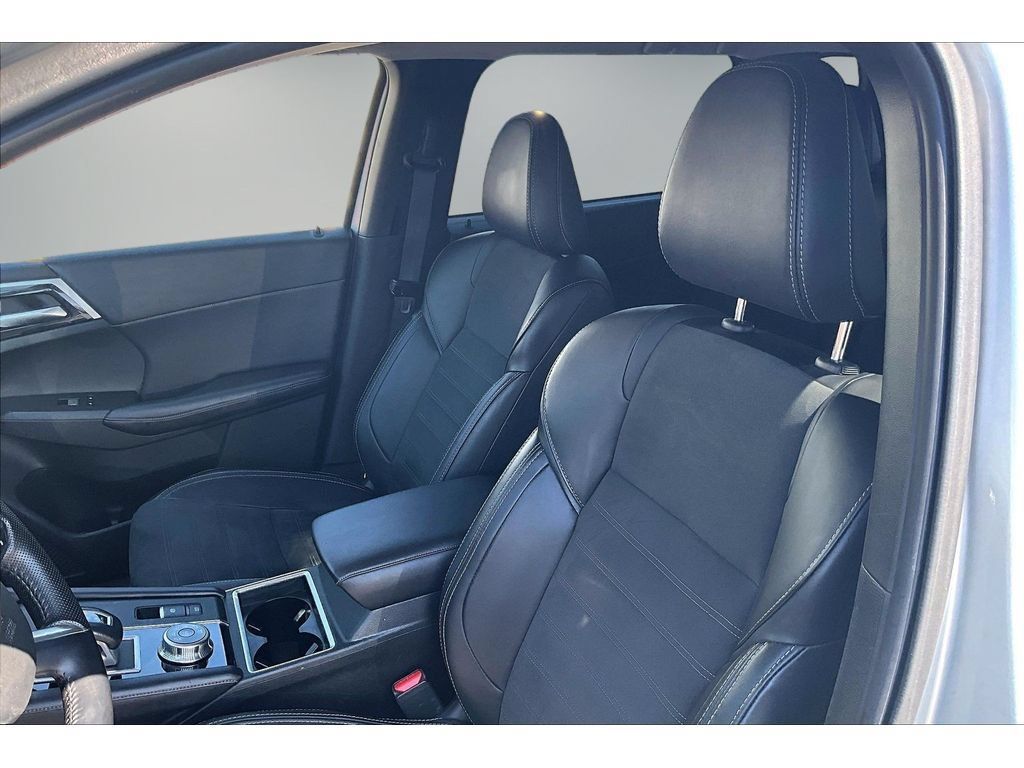 Used 2024 Mitsubishi Outlander SE AWD/4WD image 18