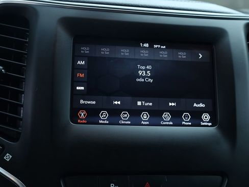 Used 2019 Jeep Cherokee Latitude Plus w/ Cold Weather Group image 30