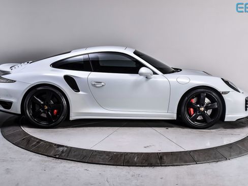 Used 2015 Porsche 911 Turbo image 7