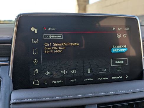 Used 2023 GMC Yukon XL SLT w/ SLT Luxury Package image 29