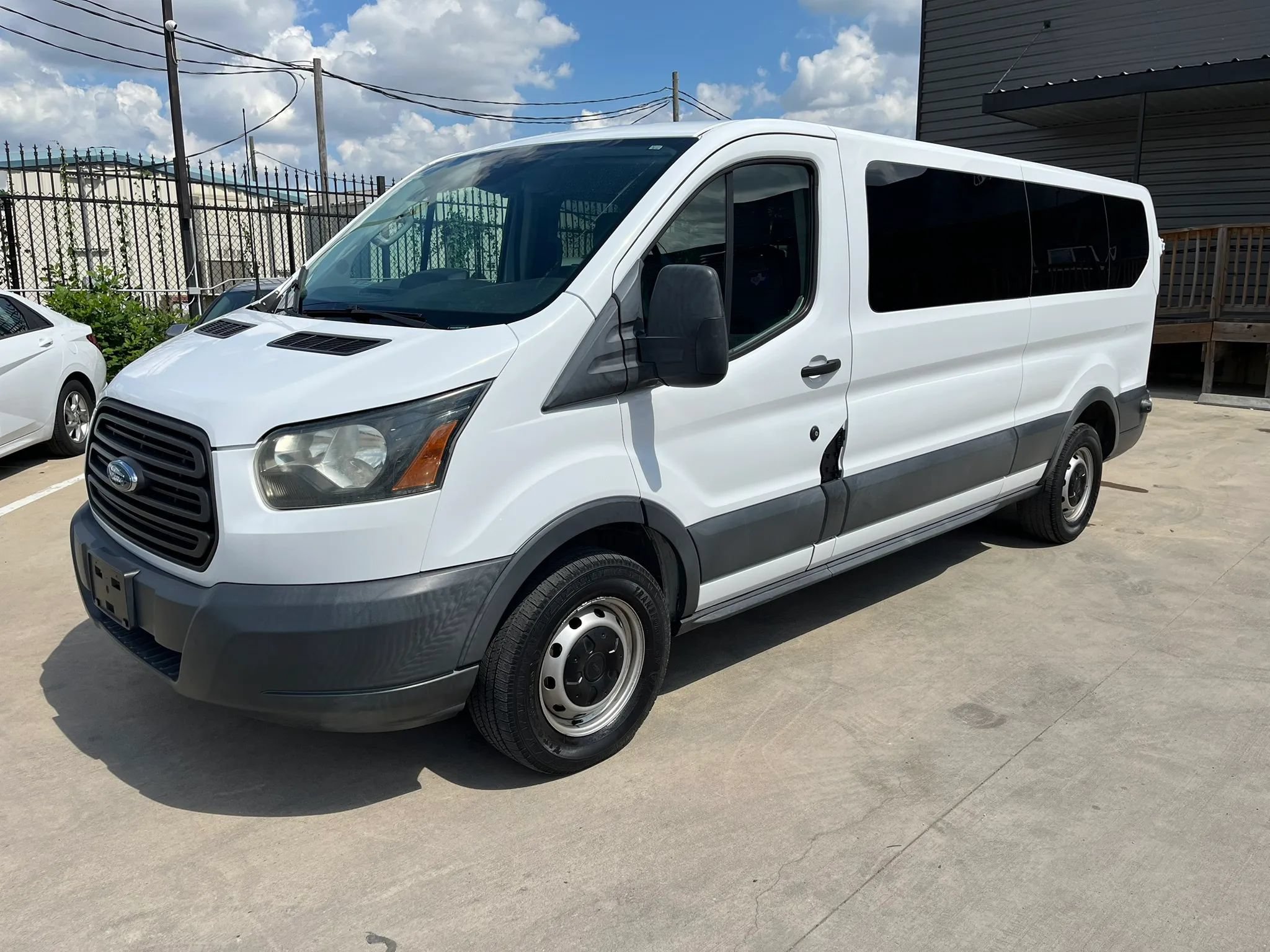 Used 2018 Ford Transit 350 XL RWD image 1