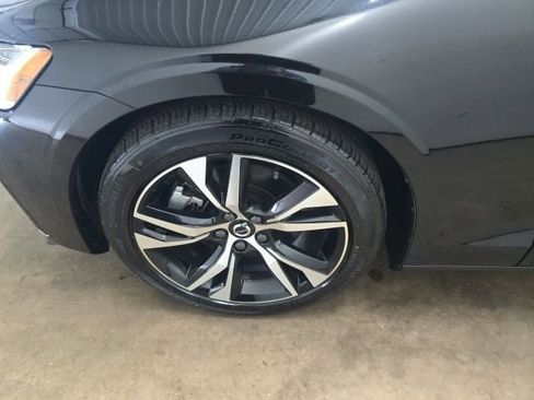 Used 2024 Volvo S60 B5 Core image 18