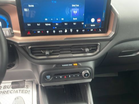 Certified 2025 Ford Bronco Sport Outer Banks w/ Outer Banks Tech Package+ AWD/4WD image 21
