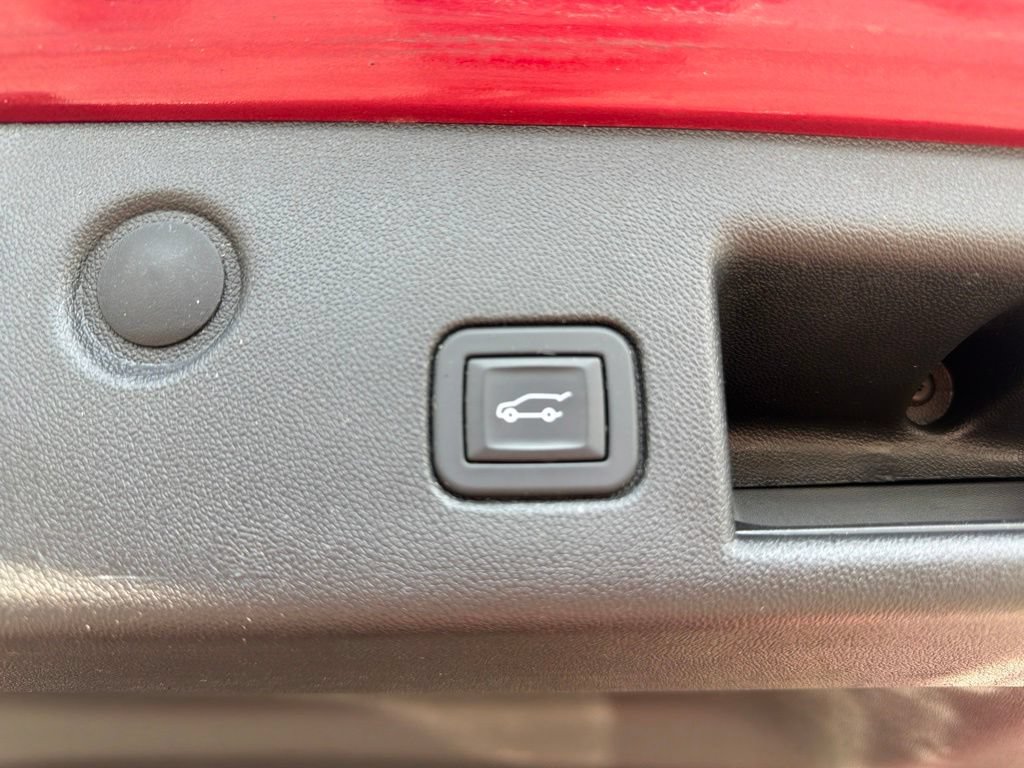 Used 2024 Chevrolet Equinox LT w/ LPO, Floor Liner Package FWD image 14