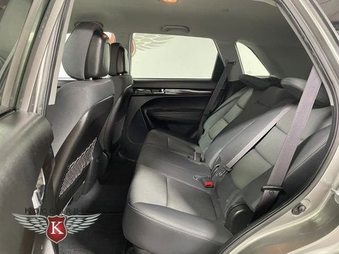 Used 2012 Kia Sorento LX w/ Convenience Pkg image 21