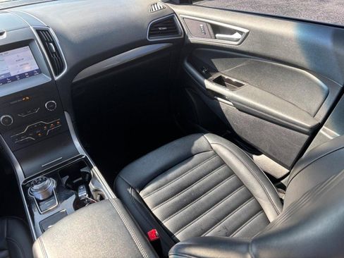 Used 2019 Ford Edge SEL w/ Equipment Group 201A FWD image 16