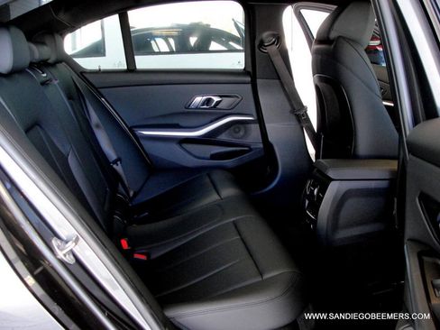 Used 2020 BMW 330i Sedan w/ Convenience Package image 38