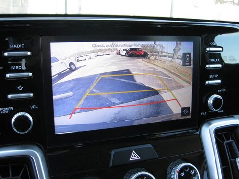 Used 2021 Kia Sorento LX image 17