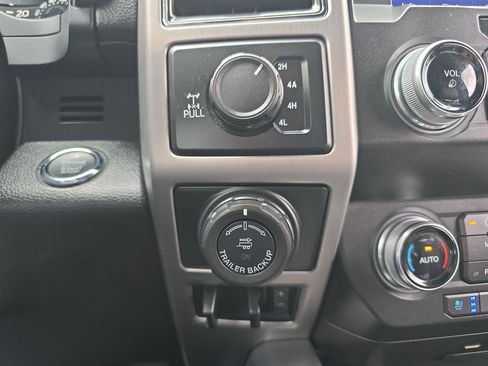 Used 2019 Ford F150 Platinum w/ Equipment Group 701A Luxury image 27