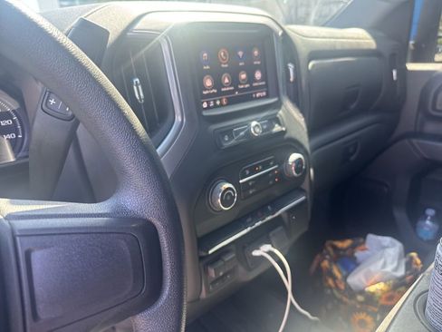 Used 2022 Chevrolet Silverado 2500 Custom w/ Custom Value Package image 21