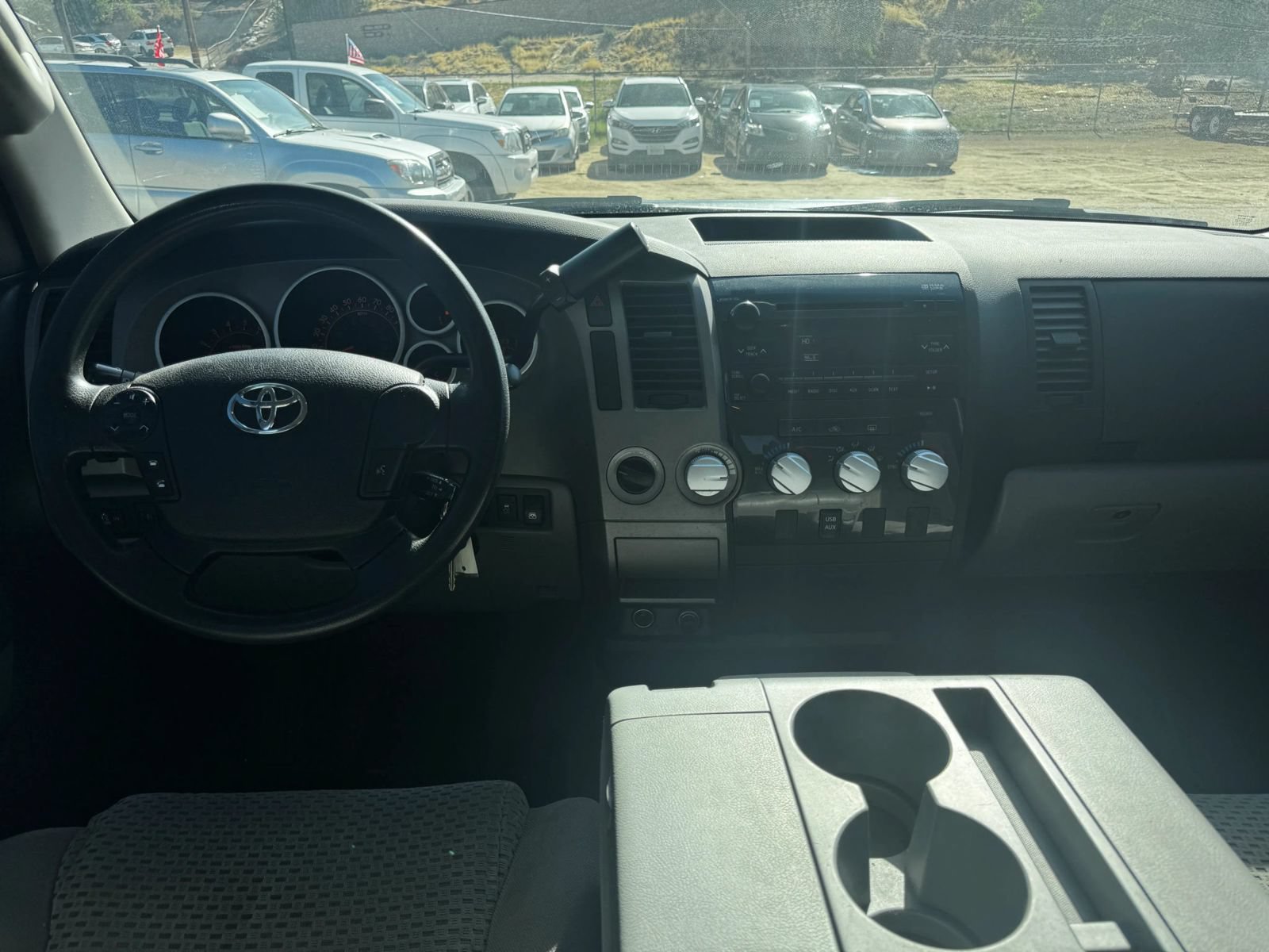 Used 2010 Toyota Tundra 4x4 CrewMax w/ Tow Pkg image 13