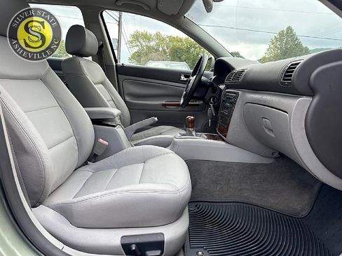 Used 2003 Volkswagen Passat GLX image 18