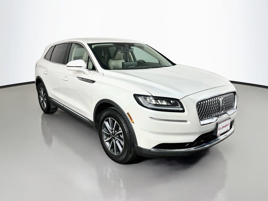 Used 2022 Lincoln Nautilus FWD image 4