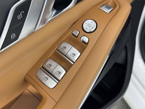 Used 2023 BMW X7 xDrive40i image 18