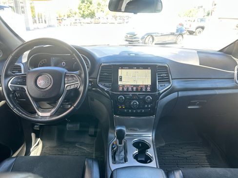 Used 2021 Jeep Grand Cherokee Laredo X AWD/4WD image 13