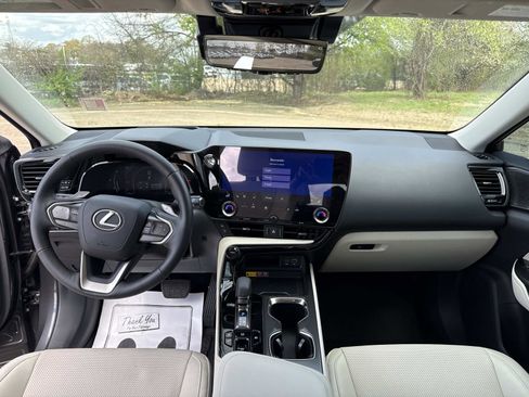 Used 2025 Lexus NX 350h AWD w/ Accessory Package (2T) image 16