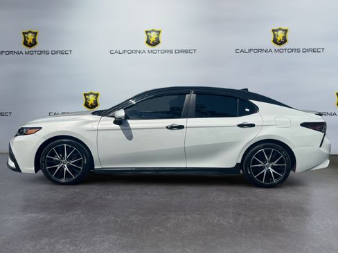 Used 2022 Toyota Camry SE FWD image 2
