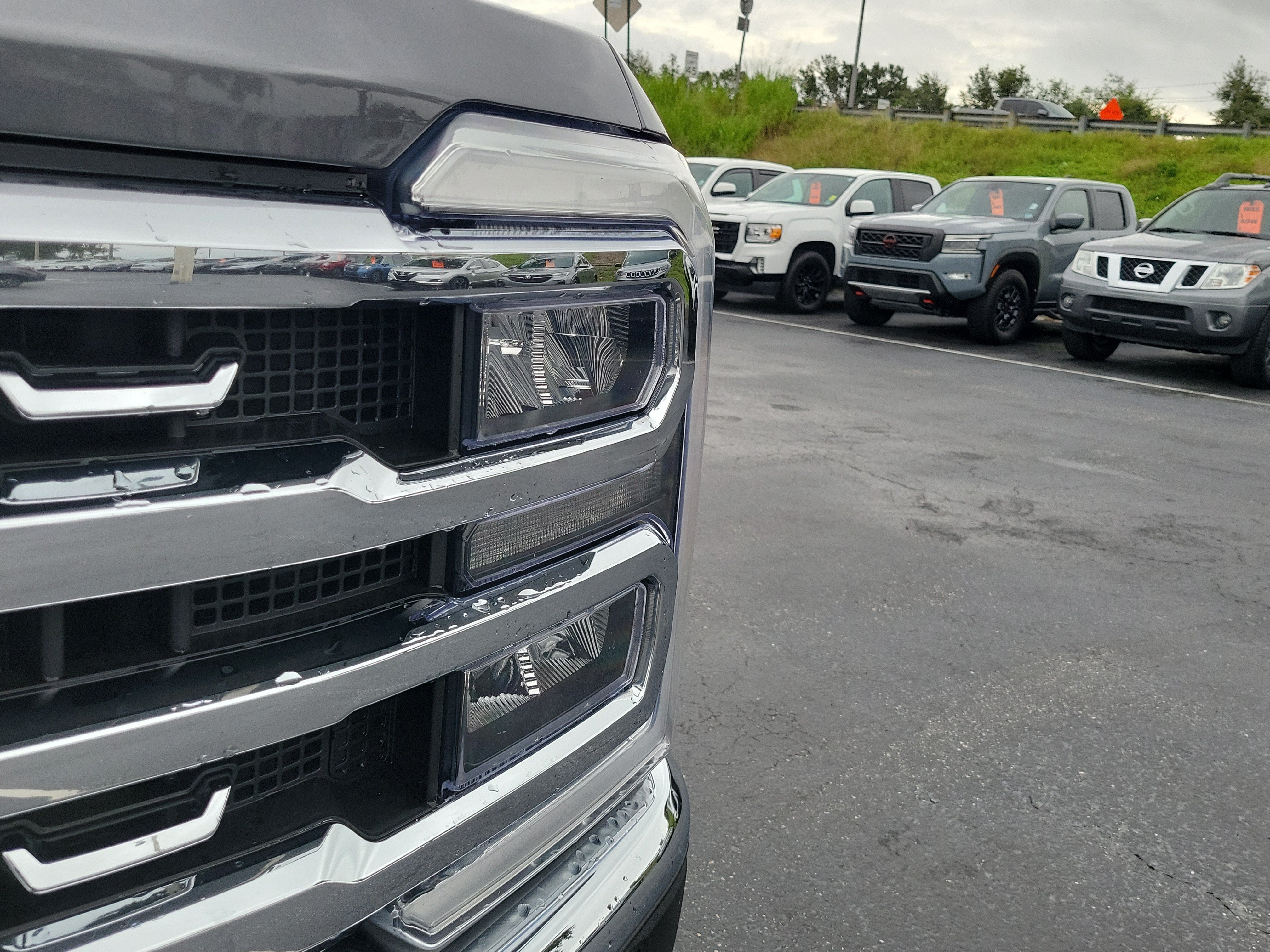 Used 2023 Ford F250 Lariat AWD/4WD image 3