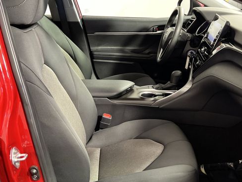 Used 2024 Toyota Camry LE image 28