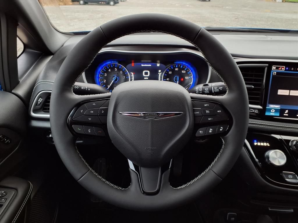 New 2026 Chrysler Pacifica Select w/ S Appearance Package FWD image 17