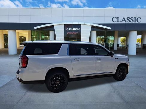 Used 2022 GMC Yukon XL Denali RWD image 8