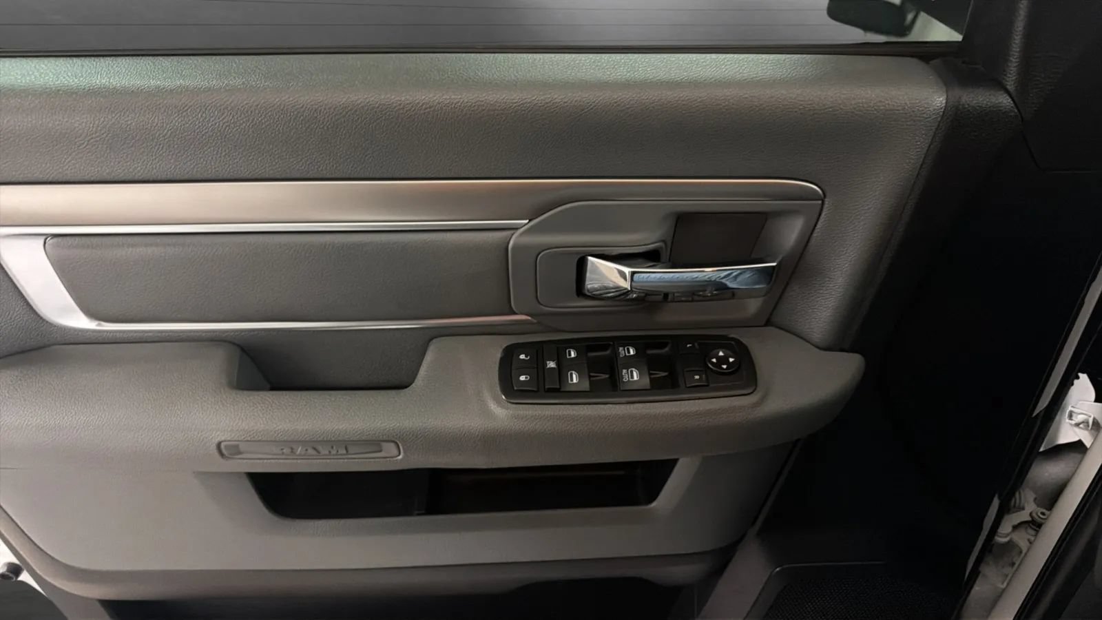 Used 2015 RAM 2500 SLT AWD/4WD image 15