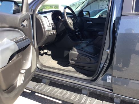 Used 2019 Chevrolet Colorado Z71 AWD/4WD image 5