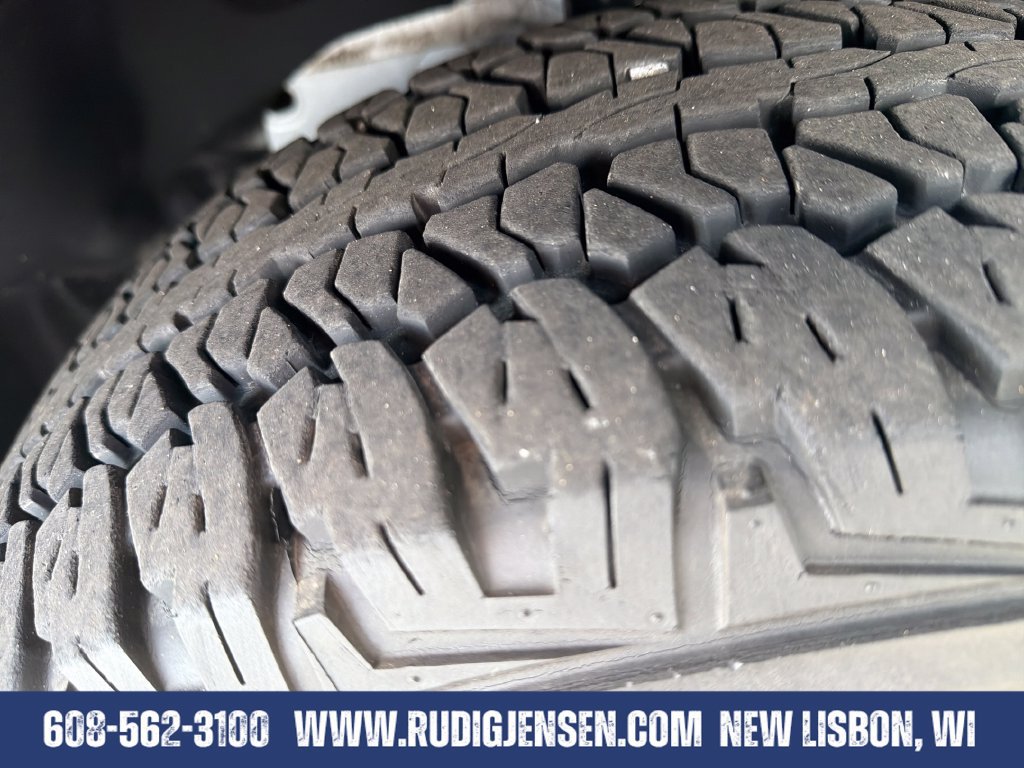 Used 2022 Jeep Cherokee Trailhawk AWD/4WD image 27