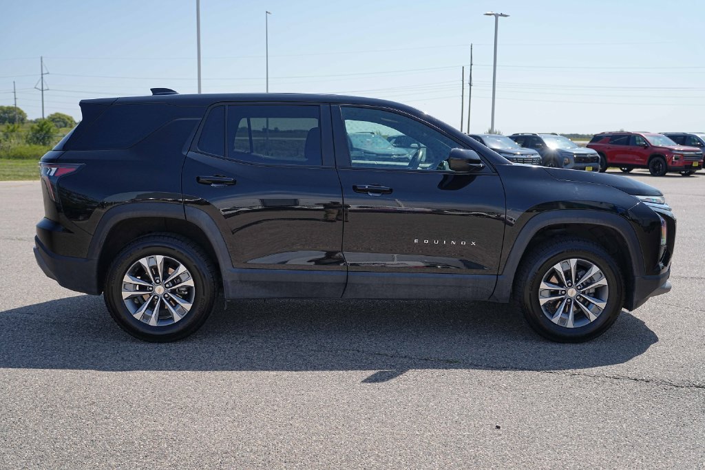 Used 2026 Chevrolet Equinox LT AWD/4WD image 6
