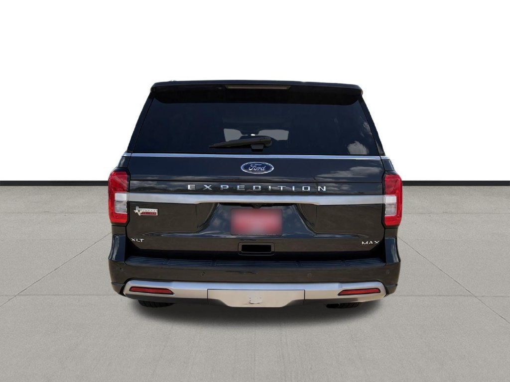 Used 2022 Ford Expedition Max XLT RWD image 4