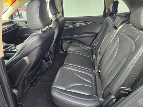 Used 2021 Lincoln Nautilus Reserve w/ Monochromatic Package image 22