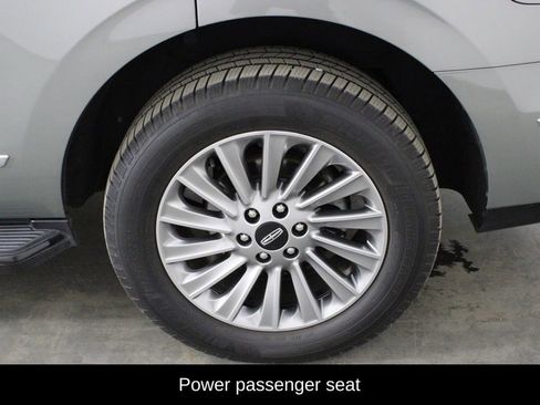 Used 2019 Lincoln Navigator Premiere AWD/4WD image 41