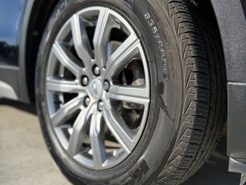 Used 2020 Cadillac XT4 Premium Luxury w/ Cold Weather Package image 8